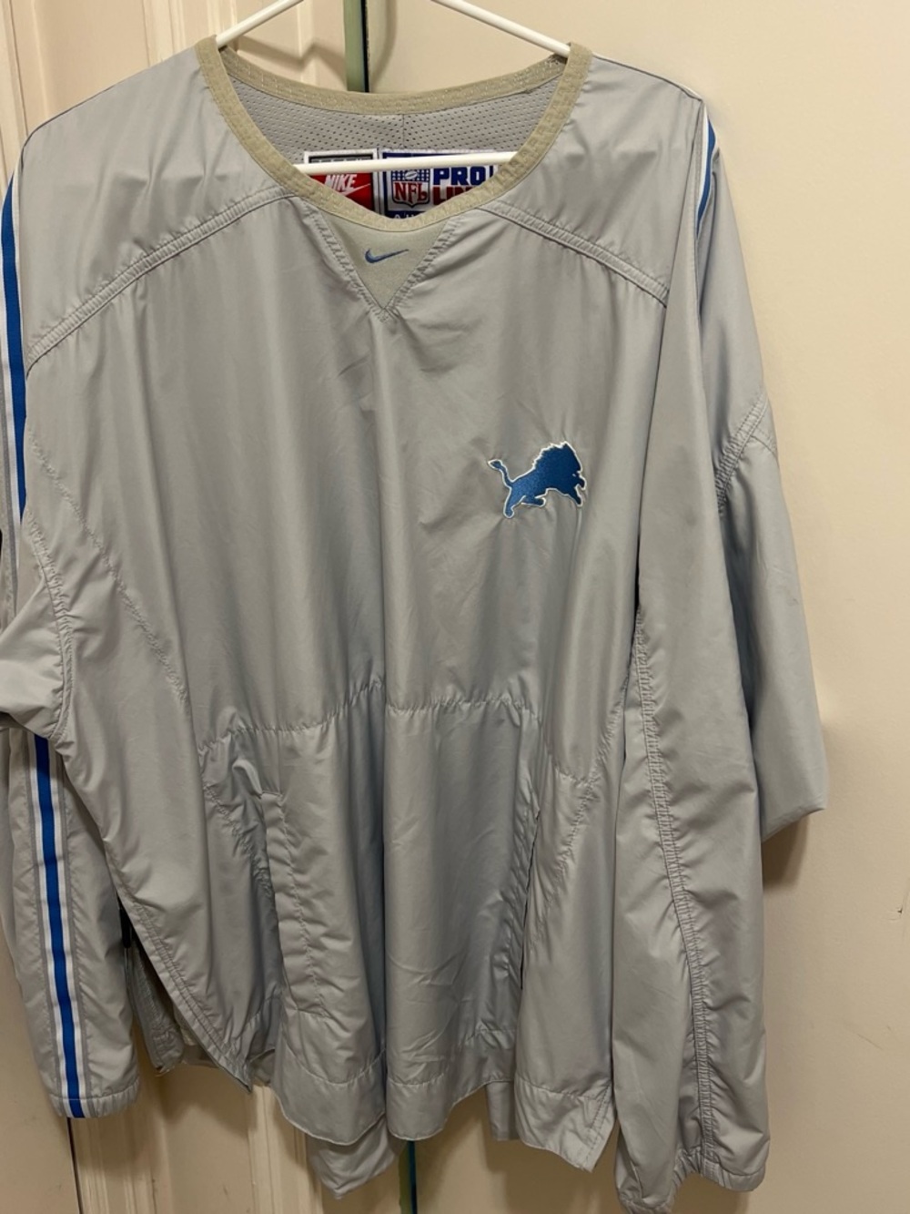 Nike Men’s Light Gray Detroit Lions Pullover with Blue Logo